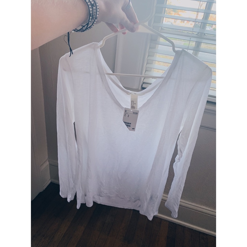 BRAND NEW WHITE SCOOP NECK LONG SLEEVE TOP//SIZE M